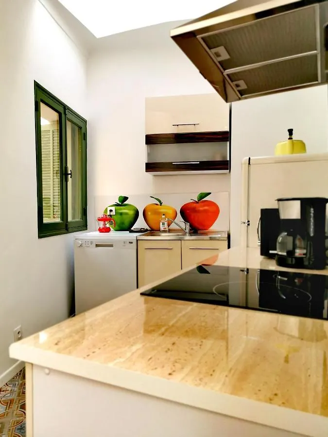 Maison De Ville Typique Mentonnaise Apartment