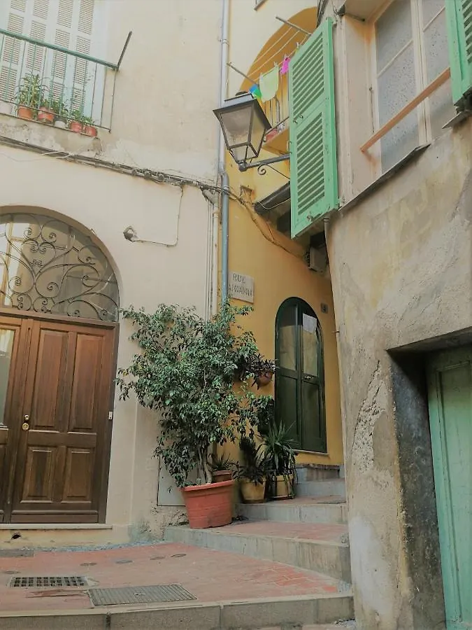 Maison De Ville Typique Mentonnaise 0*, Menton
